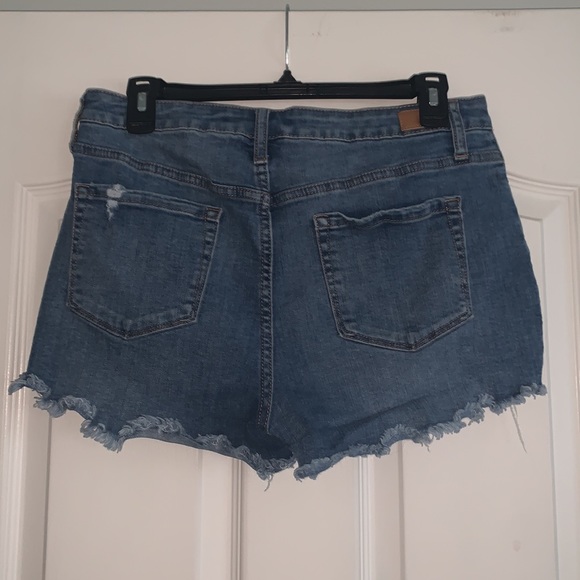 RSQ Vintage High Rise Medium-Washed Denim Shorts - Picture 2 of 4